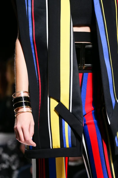 Look 70